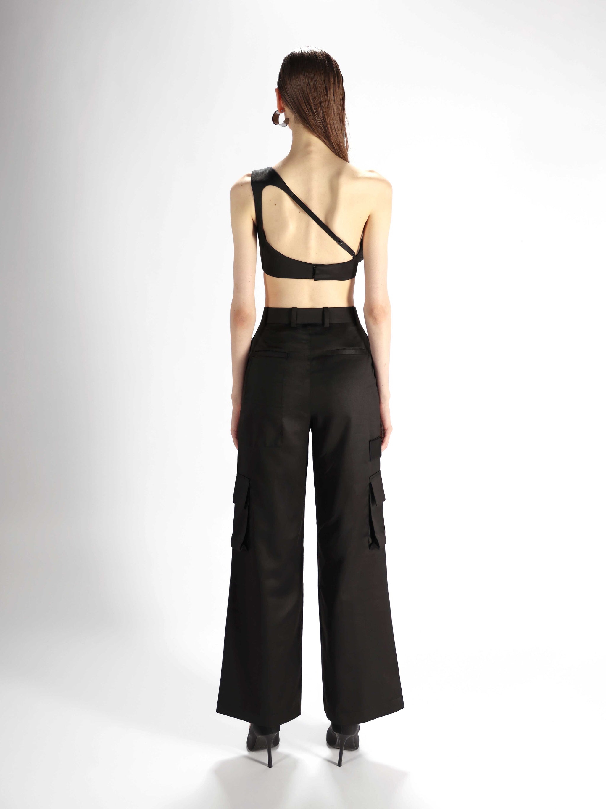 Noire Underwire Top