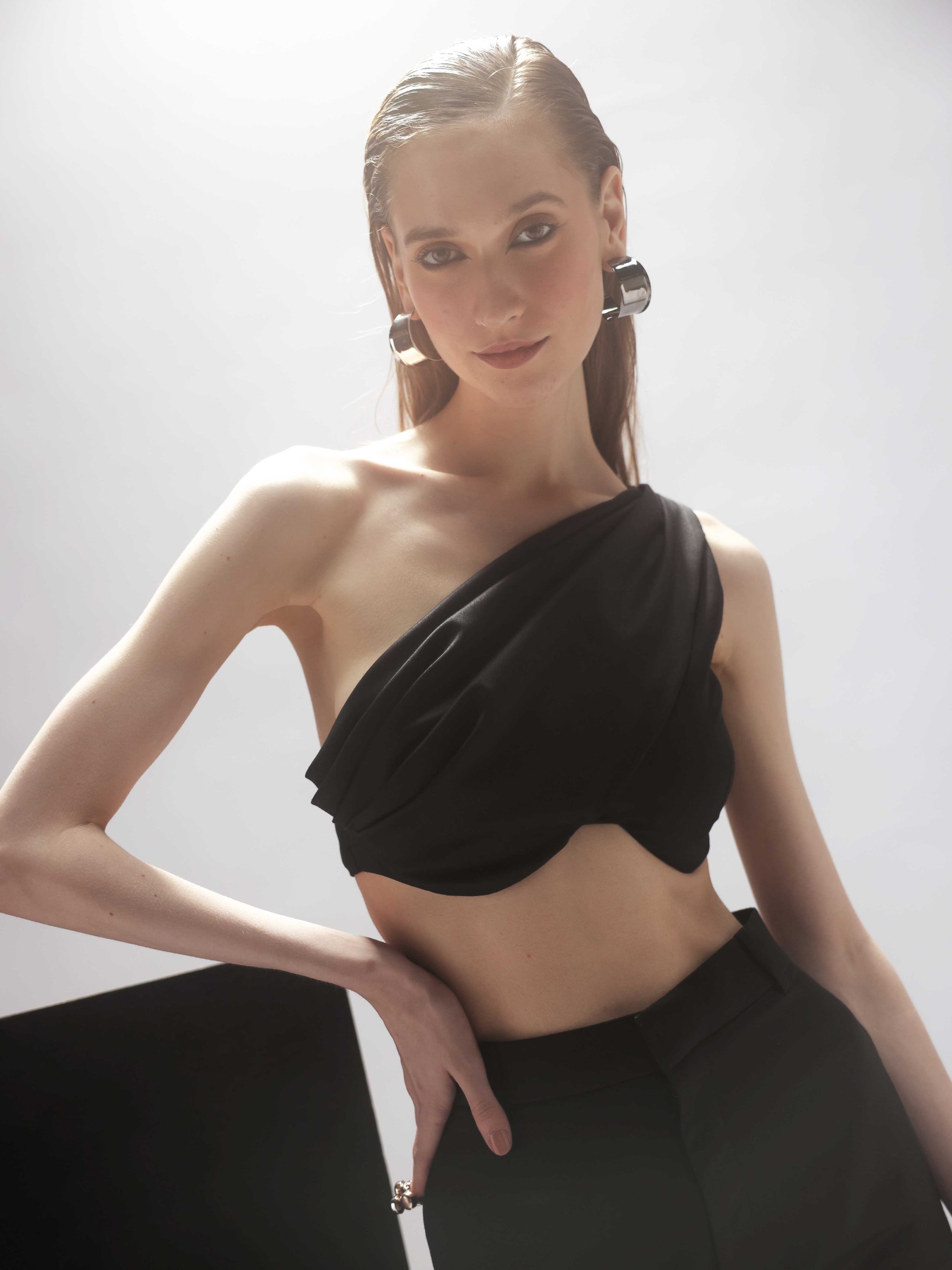 Noire Underwire Top